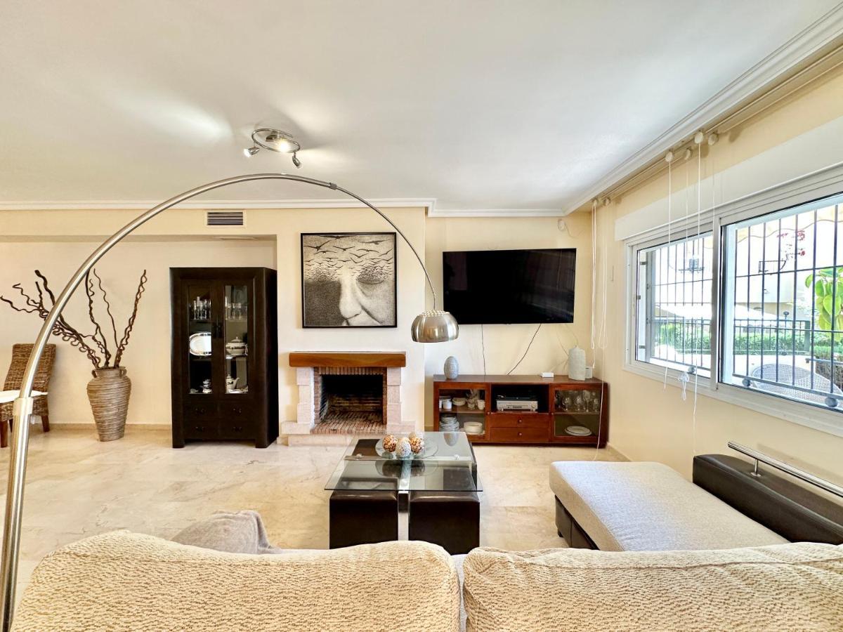 El Arenal Townhouse By The Beach With Swimming Pool - Eaw Homes Marbella Ngoại thất bức ảnh